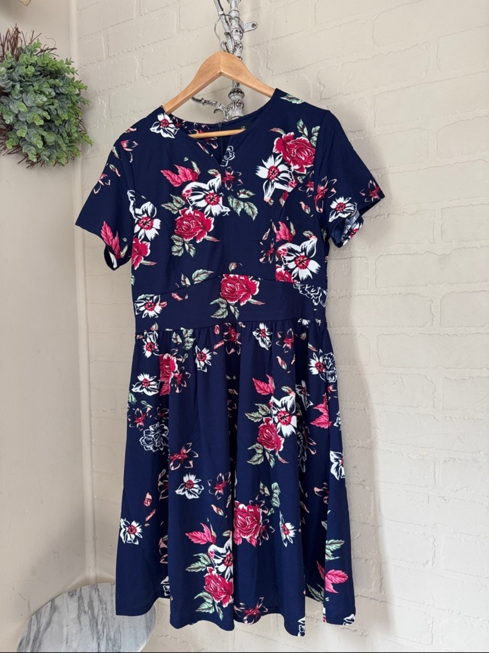 Navy Floral Short Sleeve Fit & Flare Dress Yahton modest hidden back zip xl NEW